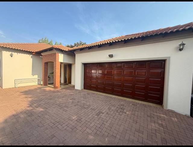 4 BEDROOM HOUSE FOR SALE IN MIDFIELD ESTATE
